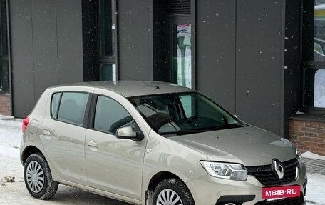 Renault Sandero II рестайлинг, 2019 год, 945 000 рублей, 2 фотография