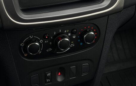 Renault Sandero II рестайлинг, 2019 год, 945 000 рублей, 18 фотография