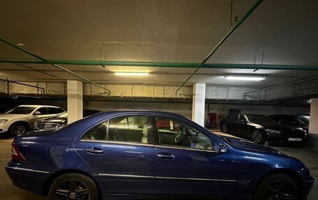 Mercedes-Benz C-Класс, 2004 год, 780 000 рублей, 3 фотография