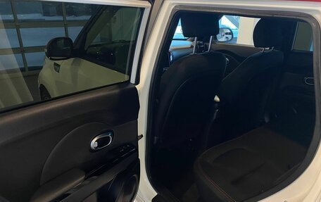 KIA Soul II рестайлинг, 2018 год, 1 690 000 рублей, 23 фотография