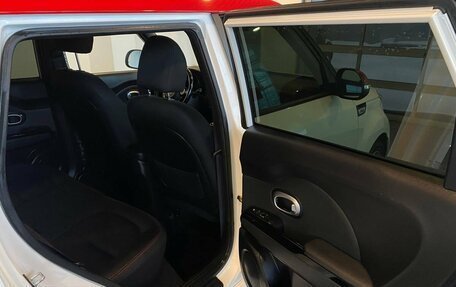 KIA Soul II рестайлинг, 2018 год, 1 690 000 рублей, 25 фотография