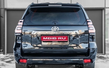 Toyota Land Cruiser Prado 150 рестайлинг 2, 2021 год, 7 250 000 рублей, 6 фотография