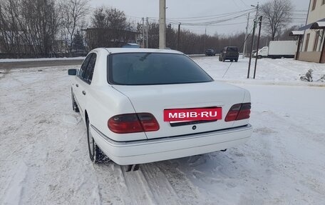 Mercedes-Benz E-Класс, 1999 год, 295 000 рублей, 2 фотография