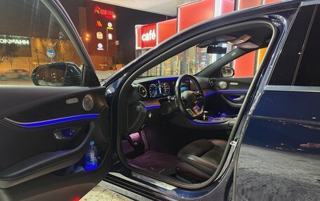 Mercedes-Benz E-Класс, 2020 год, 4 500 000 рублей, 3 фотография