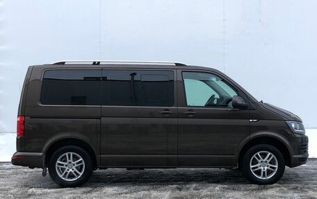 Volkswagen Caravelle T6 рестайлинг, 2015 год, 2 750 000 рублей, 4 фотография