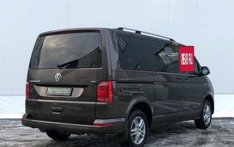 Volkswagen Caravelle T6 рестайлинг, 2015 год, 2 750 000 рублей, 5 фотография