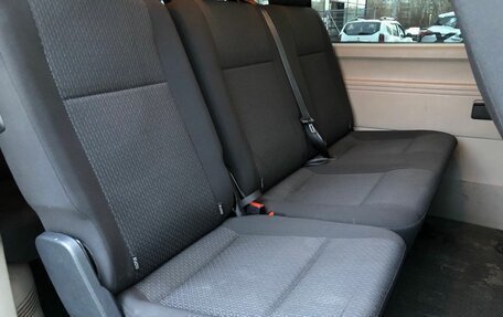 Volkswagen Caravelle T6 рестайлинг, 2015 год, 2 750 000 рублей, 10 фотография