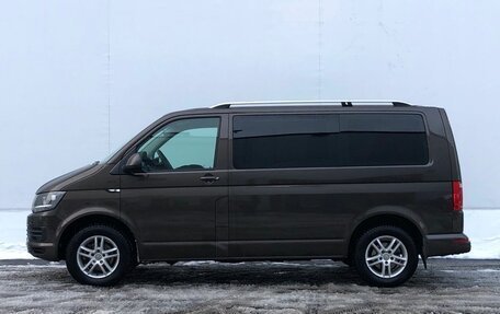 Volkswagen Caravelle T6 рестайлинг, 2015 год, 2 750 000 рублей, 8 фотография