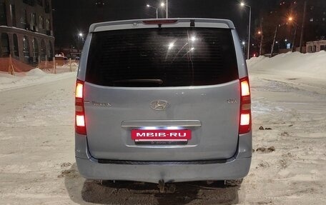 Hyundai Grand Starex Grand Starex I рестайлинг 2, 2011 год, 1 450 000 рублей, 2 фотография