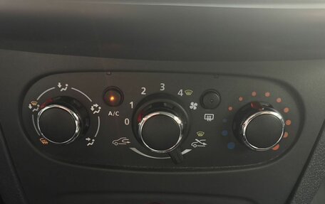 Renault Logan II, 2020 год, 1 099 000 рублей, 15 фотография