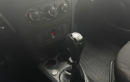 Renault Logan II, 2020 год, 1 099 000 рублей, 16 фотография