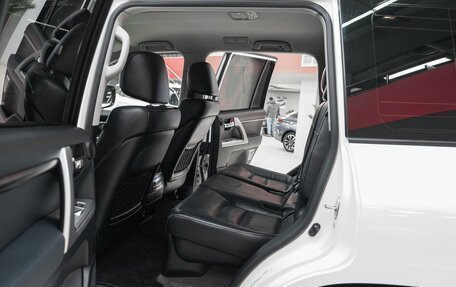 Toyota Land Cruiser 200, 2012 год, 3 350 000 рублей, 8 фотография