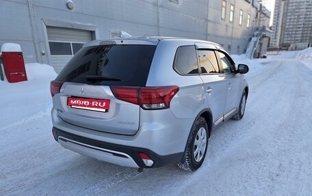 Mitsubishi Outlander III рестайлинг 3, 2019 год, 2 135 000 рублей, 3 фотография