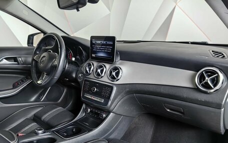 Mercedes-Benz GLA, 2019 год, 2 343 000 рублей, 13 фотография