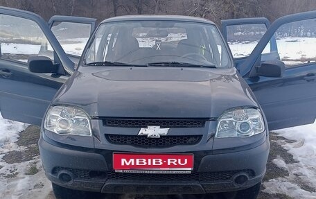 Chevrolet Niva I рестайлинг, 2011 год, 600 000 рублей, 1 фотография
