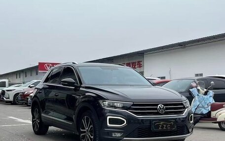 Volkswagen T-Roc I, 2021 год, 1 620 000 рублей, 1 фотография