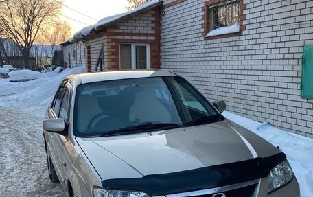 Mazda 323, 2002 год, 450 000 рублей, 1 фотография