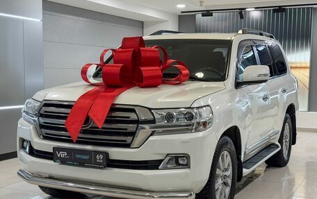 Toyota Land Cruiser 200, 2016 год, 5 717 000 рублей, 1 фотография