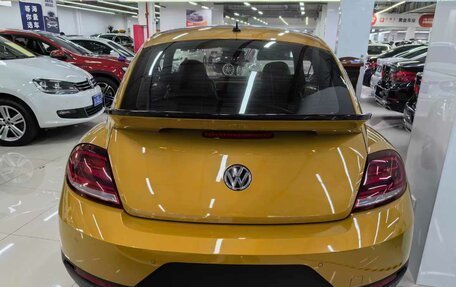 Volkswagen Beetle, 2017 год, 2 900 000 рублей, 3 фотография