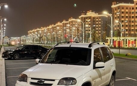 Chevrolet Niva I рестайлинг, 2017 год, 800 000 рублей, 7 фотография