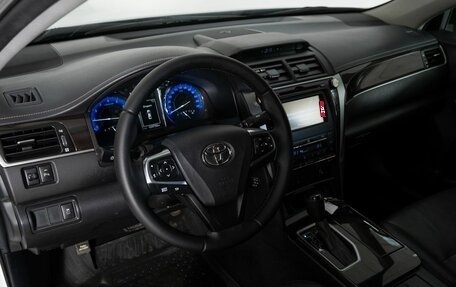 Toyota Camry, 2016 год, 2 050 000 рублей, 5 фотография