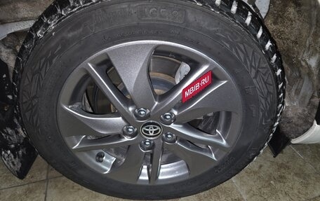 Toyota Sienta II, 2019 год, 1 700 000 рублей, 4 фотография