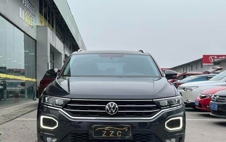 Volkswagen T-Roc I, 2021 год, 1 620 000 рублей, 2 фотография