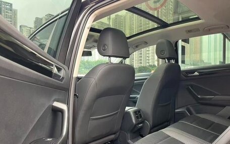 Volkswagen T-Roc I, 2021 год, 1 620 000 рублей, 9 фотография