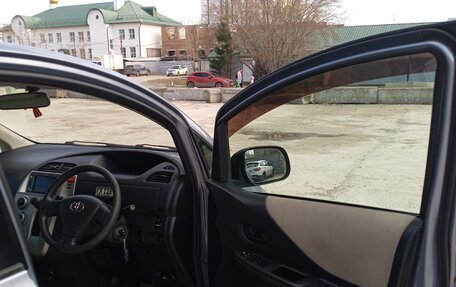 Toyota Ractis I, 2008 год, 800 000 рублей, 11 фотография