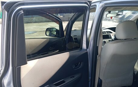 Toyota Ractis I, 2008 год, 800 000 рублей, 5 фотография