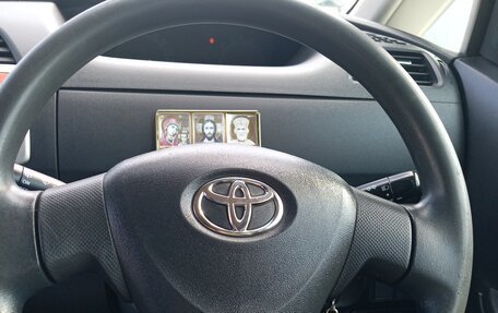 Toyota Ractis I, 2008 год, 800 000 рублей, 8 фотография