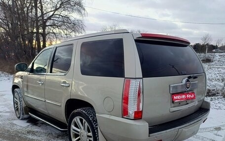 Cadillac Escalade III, 2013 год, 1 400 000 рублей, 2 фотография