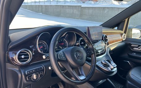 Mercedes-Benz V-Класс, 2018 год, 5 800 000 рублей, 7 фотография