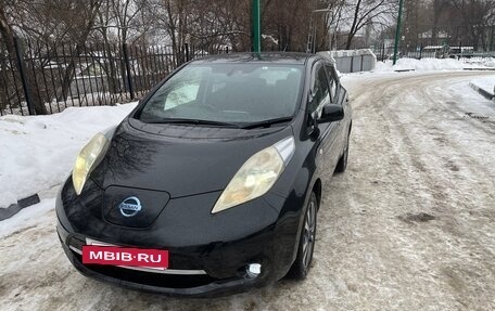 Nissan Leaf I, 2015 год, 885 000 рублей, 2 фотография