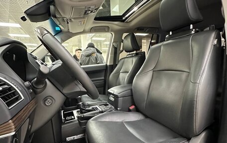 Toyota Land Cruiser Prado 150 рестайлинг 2, 2017 год, 5 399 000 рублей, 10 фотография