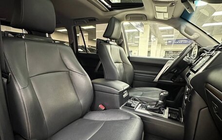 Toyota Land Cruiser Prado 150 рестайлинг 2, 2017 год, 5 399 000 рублей, 11 фотография