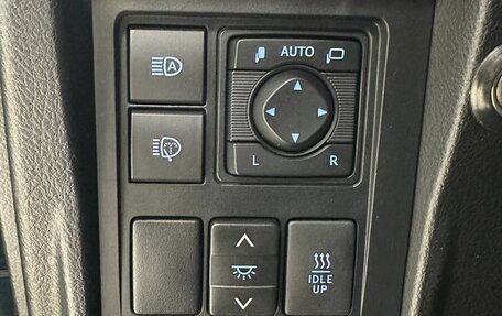 Toyota Land Cruiser Prado 150 рестайлинг 2, 2017 год, 5 399 000 рублей, 17 фотография