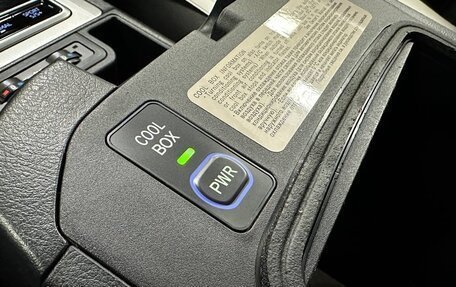 Toyota Land Cruiser Prado 150 рестайлинг 2, 2017 год, 5 399 000 рублей, 23 фотография