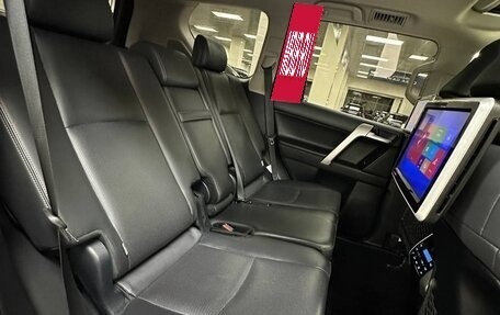 Toyota Land Cruiser Prado 150 рестайлинг 2, 2017 год, 5 399 000 рублей, 14 фотография