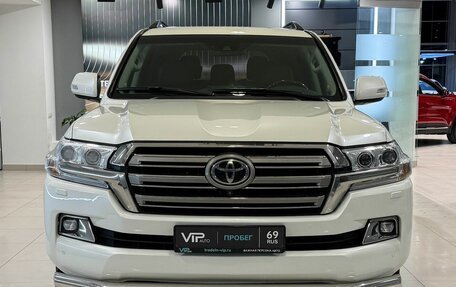 Toyota Land Cruiser 200, 2016 год, 5 717 000 рублей, 2 фотография