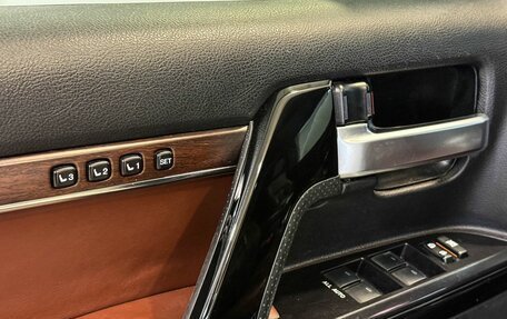 Toyota Land Cruiser 200, 2016 год, 5 717 000 рублей, 13 фотография