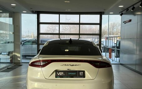 KIA Stinger I, 2019 год, 2 415 000 рублей, 5 фотография