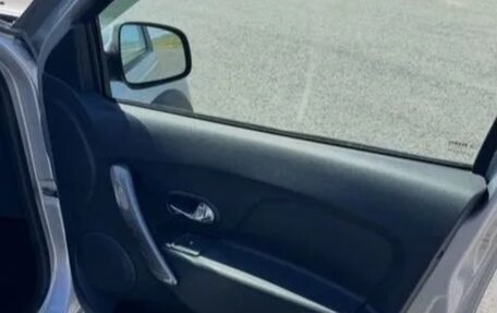 Renault Sandero II рестайлинг, 2016 год, 980 000 рублей, 14 фотография