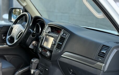 Mitsubishi Pajero IV, 2015 год, 2 999 999 рублей, 26 фотография