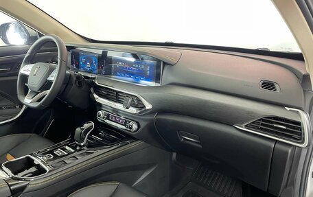 FAW Bestune T77, 2023 год, 1 895 000 рублей, 11 фотография