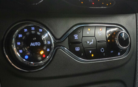 Renault Sandero II рестайлинг, 2015 год, 1 049 000 рублей, 17 фотография