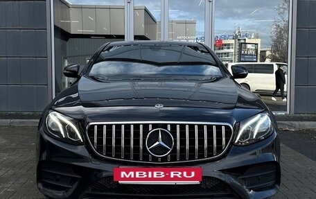 Mercedes-Benz E-Класс, 2018 год, 3 300 000 рублей, 2 фотография