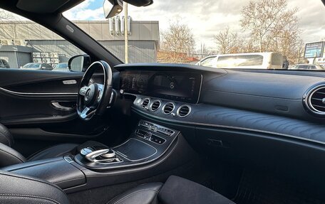 Mercedes-Benz E-Класс, 2018 год, 3 300 000 рублей, 14 фотография