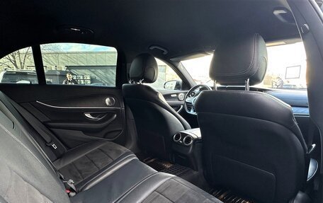 Mercedes-Benz E-Класс, 2018 год, 3 300 000 рублей, 20 фотография