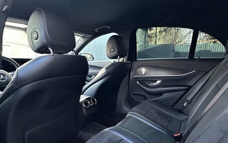 Mercedes-Benz E-Класс, 2018 год, 3 300 000 рублей, 19 фотография